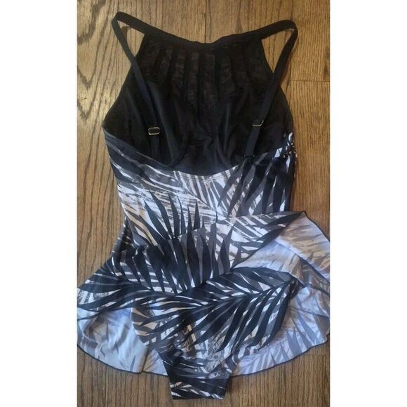 Alisha Levine Black & White Slimming Skirted One-Piece Swimsuit Women's Size 10 - Picture 2 of 5